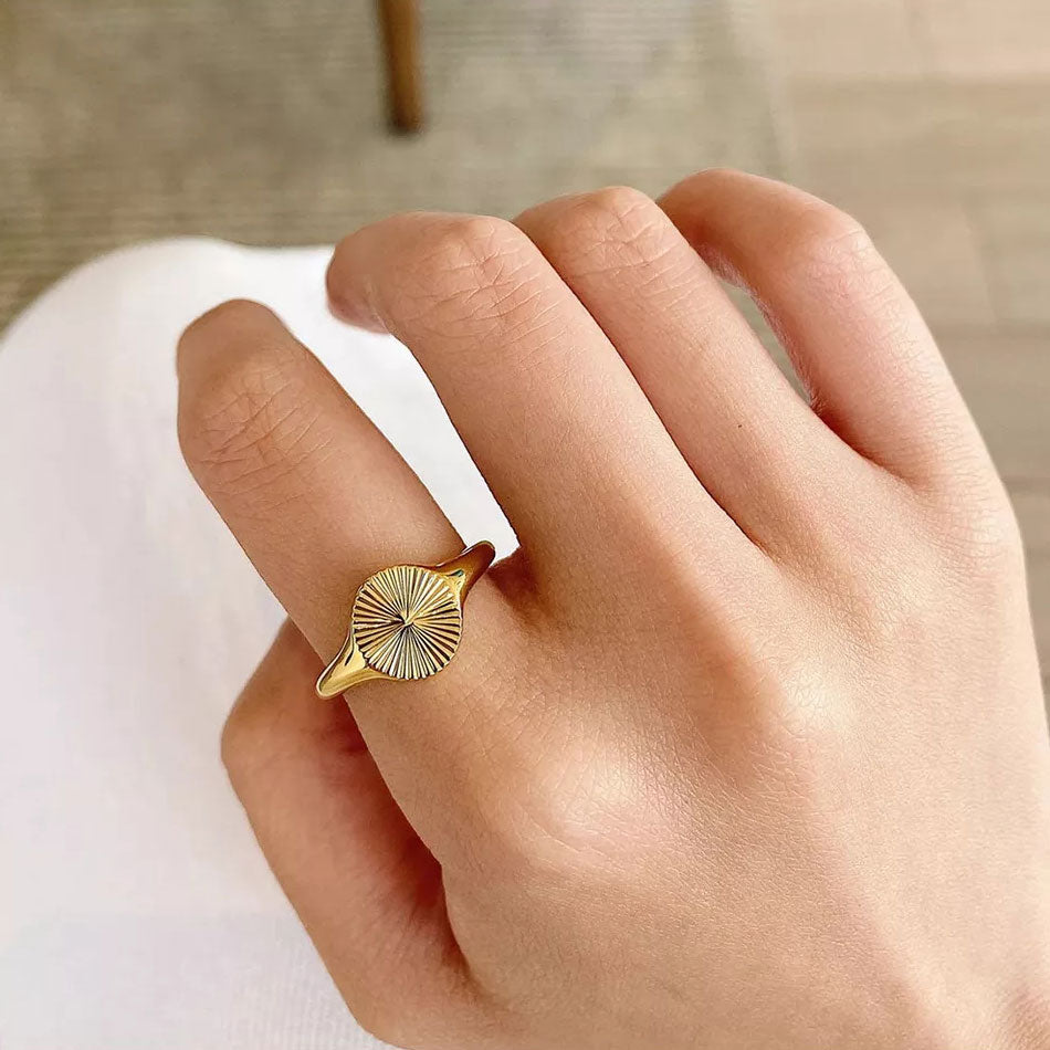 Rizavelle | Auringonpaiste Sormus 18K Kulta