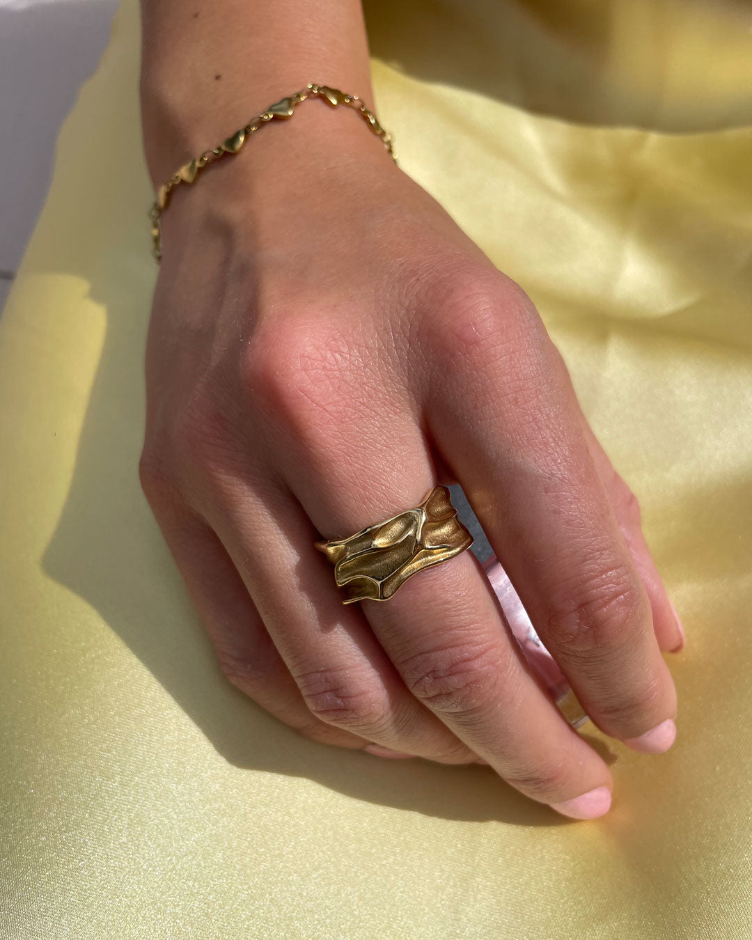 Jaylinette | Iso Sormus 18K Kulta